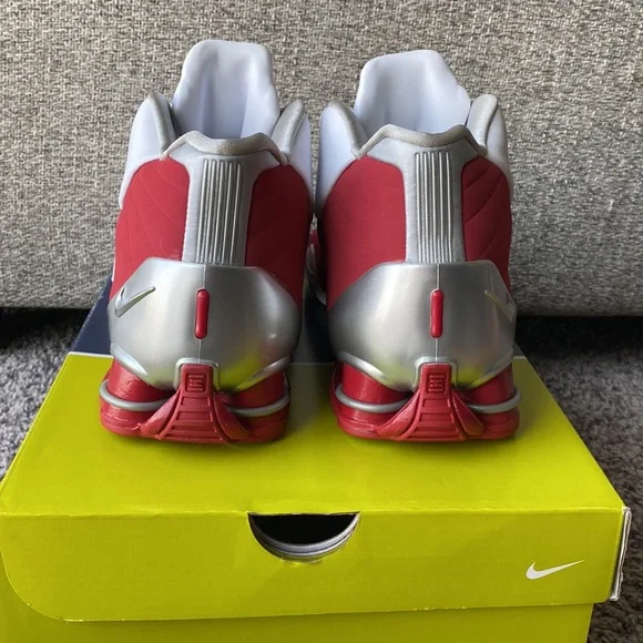 Nike Shox White/Metallic Silver size 8.5
